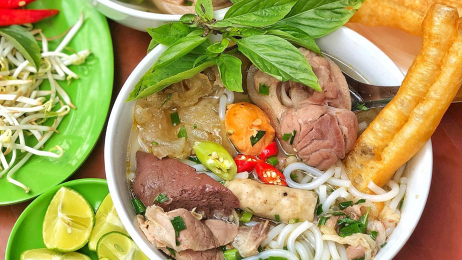 Bún bò Huế - ブンボーフエ